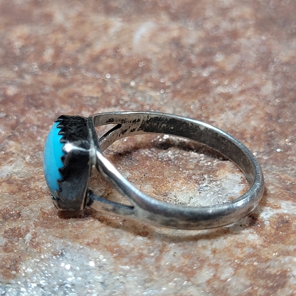 Sterling Silver Turquoise Ring. #2 - Picture 3 of 8